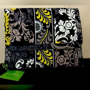 Vera Bradley baroque jewelry folio. Brand new with tags. NWT
